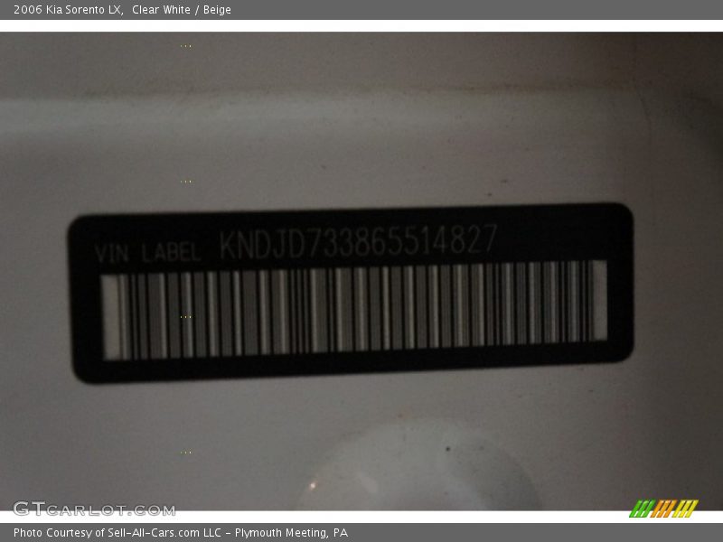 Clear White / Beige 2006 Kia Sorento LX