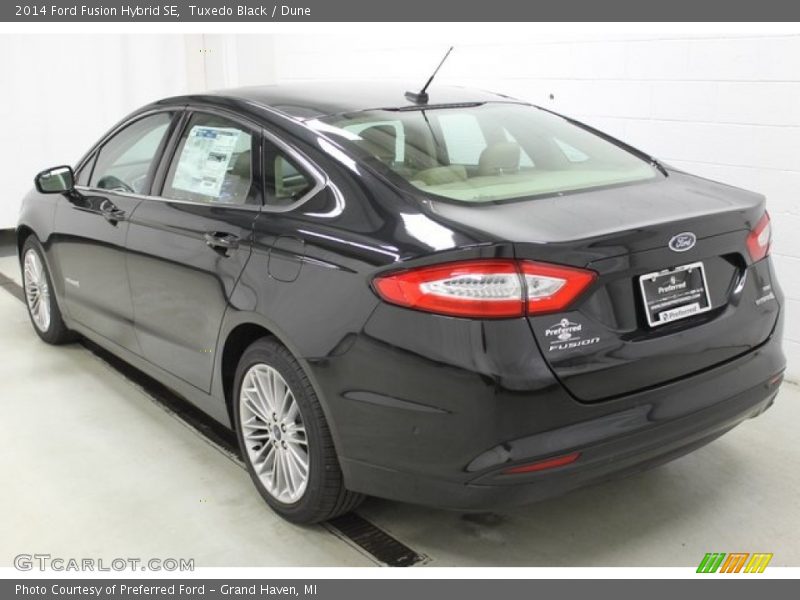 Tuxedo Black / Dune 2014 Ford Fusion Hybrid SE