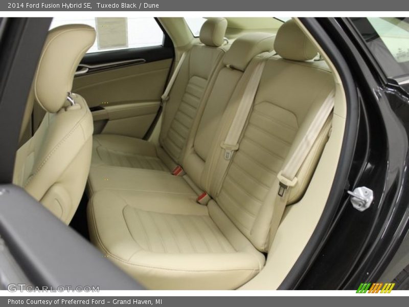 Tuxedo Black / Dune 2014 Ford Fusion Hybrid SE