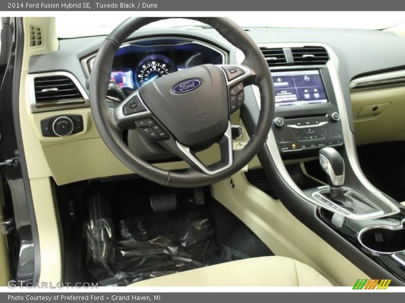 Tuxedo Black / Dune 2014 Ford Fusion Hybrid SE