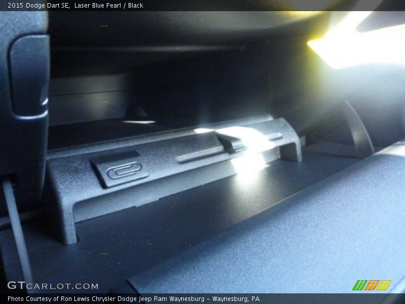 Laser Blue Pearl / Black 2015 Dodge Dart SE