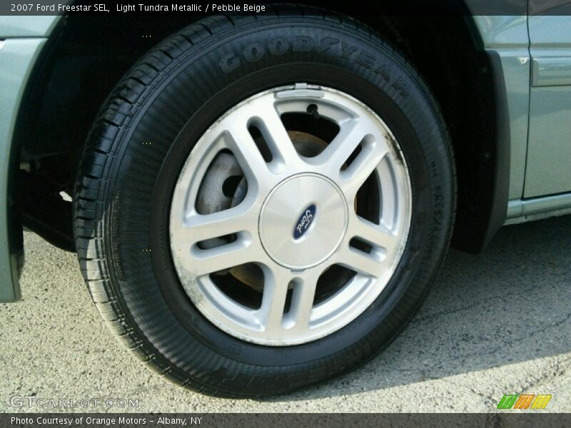 Light Tundra Metallic / Pebble Beige 2007 Ford Freestar SEL