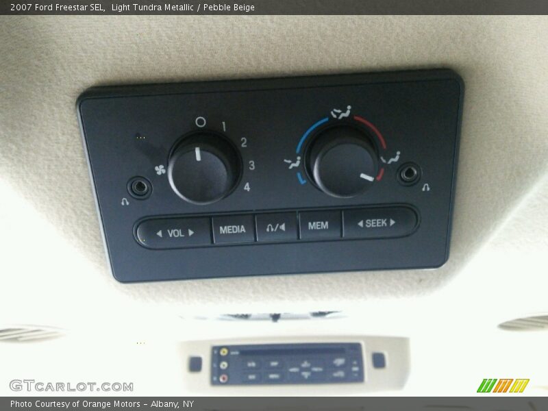 Light Tundra Metallic / Pebble Beige 2007 Ford Freestar SEL