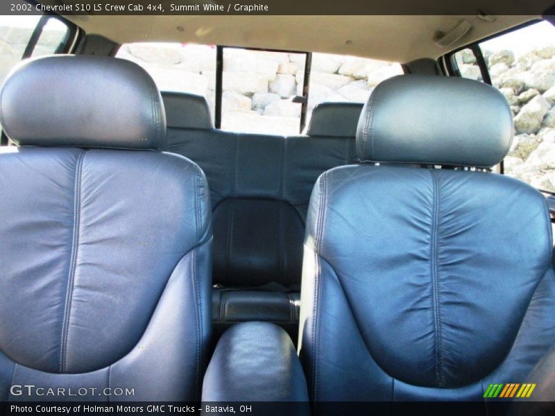 Summit White / Graphite 2002 Chevrolet S10 LS Crew Cab 4x4