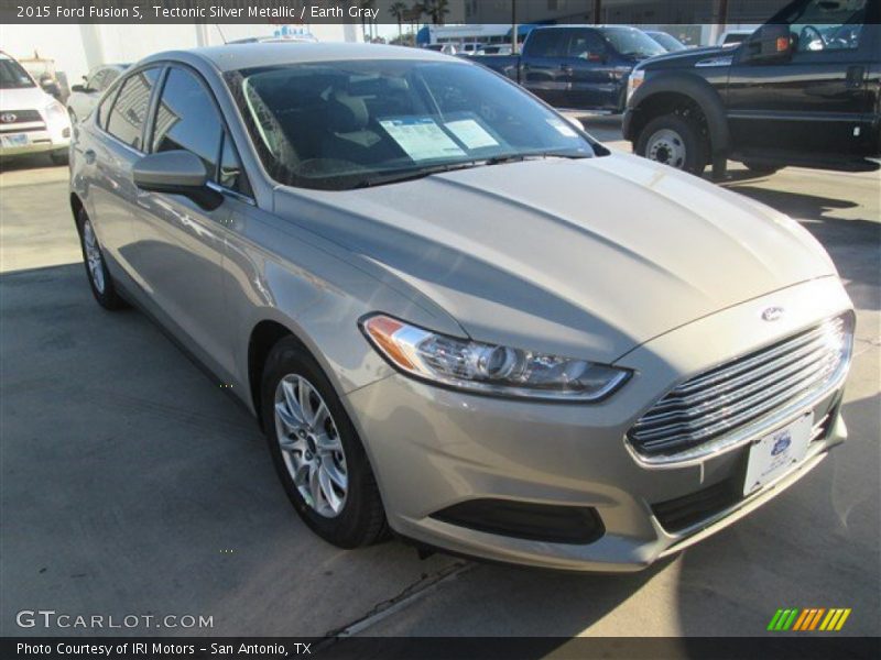 Tectonic Silver Metallic / Earth Gray 2015 Ford Fusion S