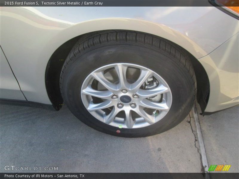 Tectonic Silver Metallic / Earth Gray 2015 Ford Fusion S