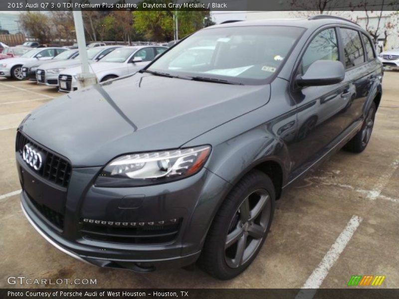 Front 3/4 View of 2015 Q7 3.0 TDI Premium Plus quattro