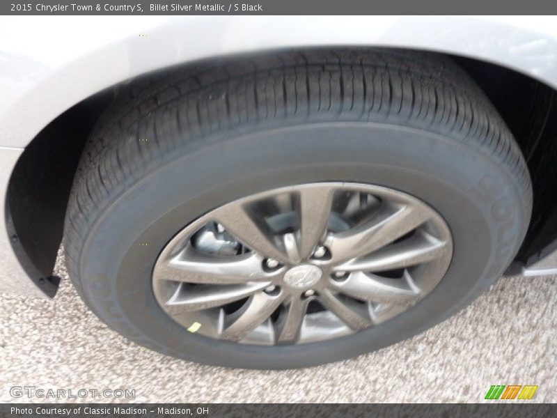 Billet Silver Metallic / S Black 2015 Chrysler Town & Country S