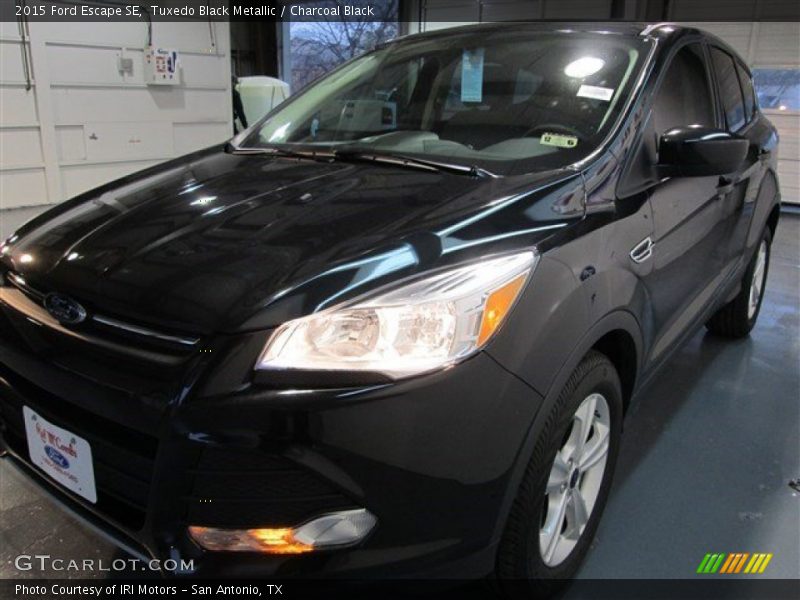 Tuxedo Black Metallic / Charcoal Black 2015 Ford Escape SE