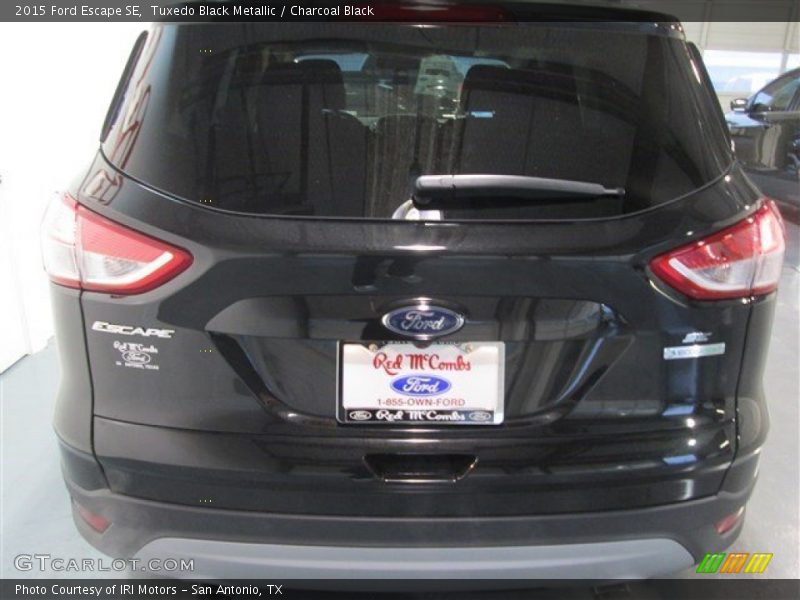 Tuxedo Black Metallic / Charcoal Black 2015 Ford Escape SE