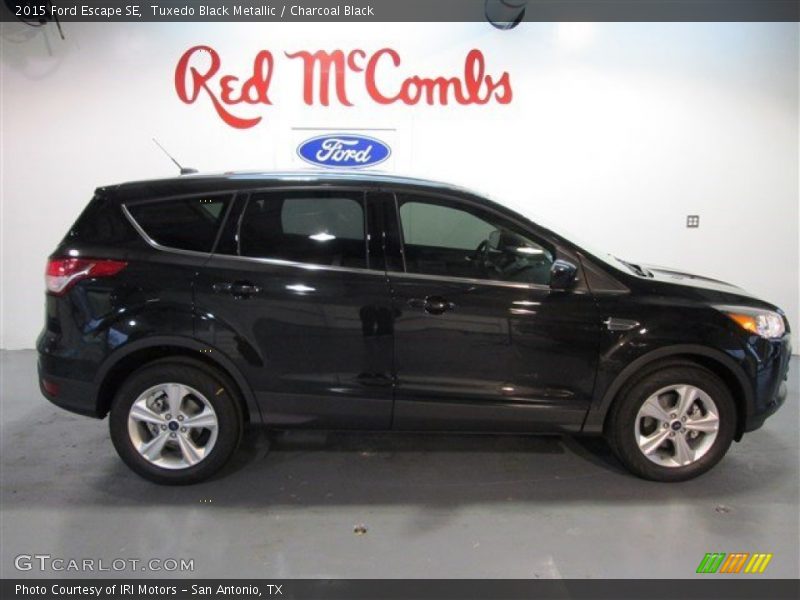 Tuxedo Black Metallic / Charcoal Black 2015 Ford Escape SE