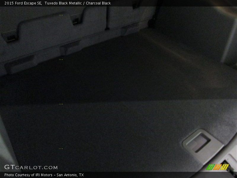 Tuxedo Black Metallic / Charcoal Black 2015 Ford Escape SE