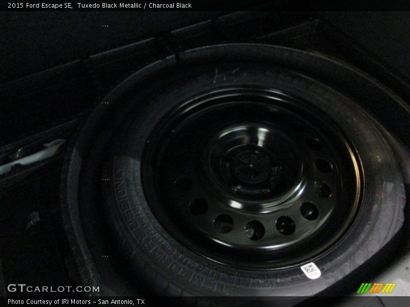 Tuxedo Black Metallic / Charcoal Black 2015 Ford Escape SE