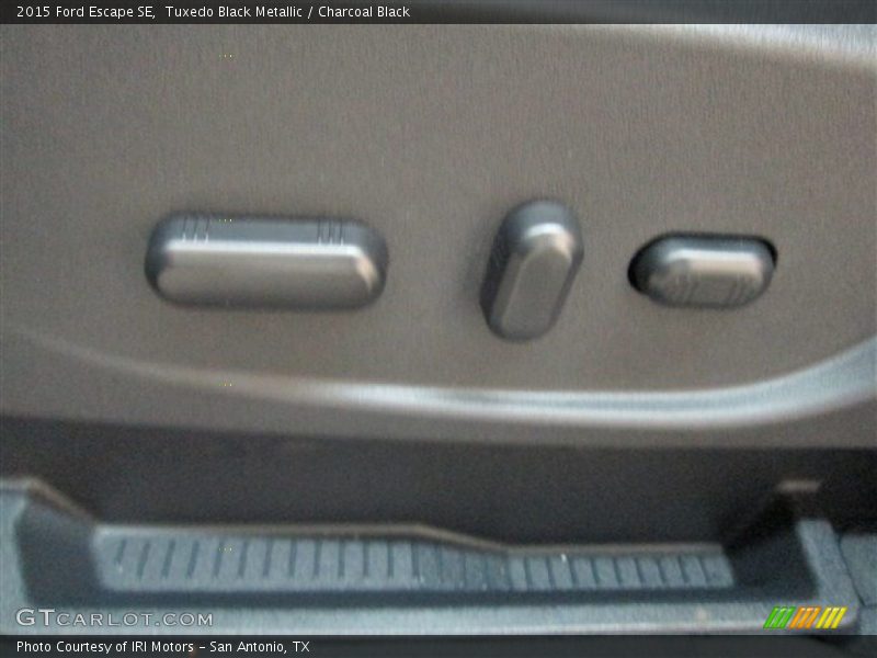 Tuxedo Black Metallic / Charcoal Black 2015 Ford Escape SE