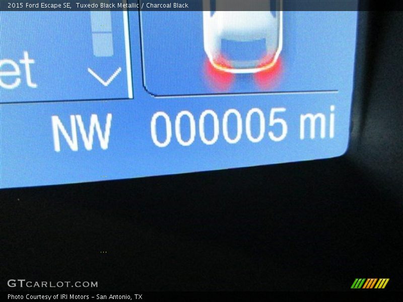 Tuxedo Black Metallic / Charcoal Black 2015 Ford Escape SE