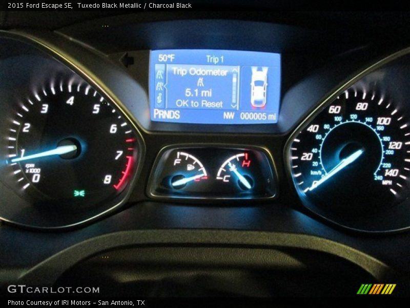 Tuxedo Black Metallic / Charcoal Black 2015 Ford Escape SE