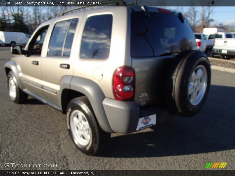 Light Khaki Metallic / Khaki 2005 Jeep Liberty Sport 4x4