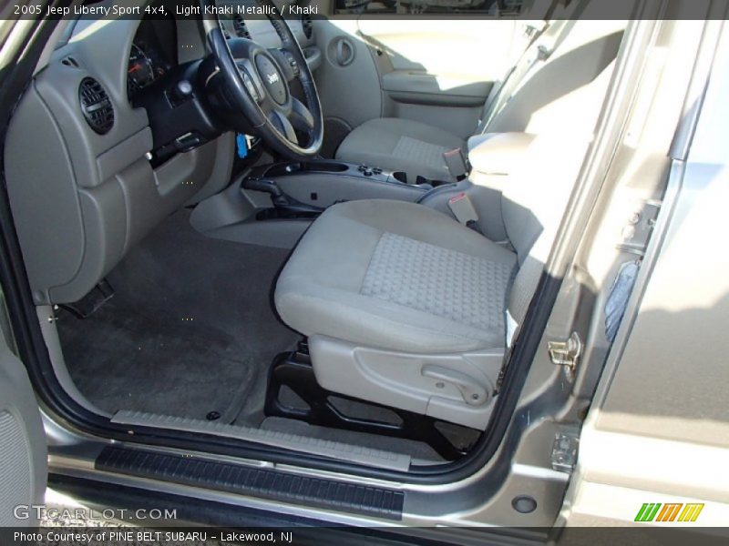 Light Khaki Metallic / Khaki 2005 Jeep Liberty Sport 4x4