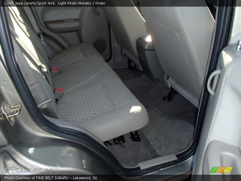 Light Khaki Metallic / Khaki 2005 Jeep Liberty Sport 4x4