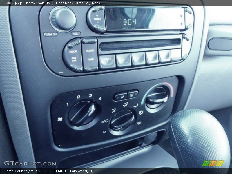 Light Khaki Metallic / Khaki 2005 Jeep Liberty Sport 4x4