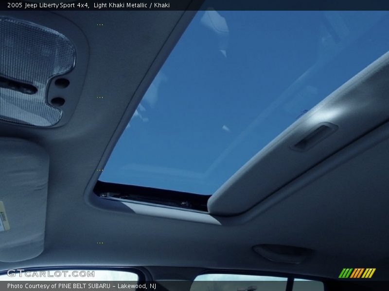 Light Khaki Metallic / Khaki 2005 Jeep Liberty Sport 4x4
