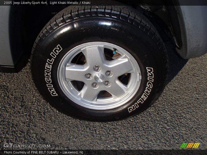 Light Khaki Metallic / Khaki 2005 Jeep Liberty Sport 4x4