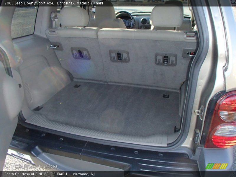 Light Khaki Metallic / Khaki 2005 Jeep Liberty Sport 4x4