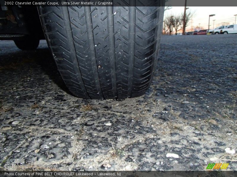 Ultra Silver Metallic / Graphite 2002 Chevrolet Cavalier Coupe