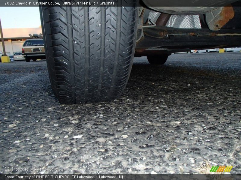 Ultra Silver Metallic / Graphite 2002 Chevrolet Cavalier Coupe