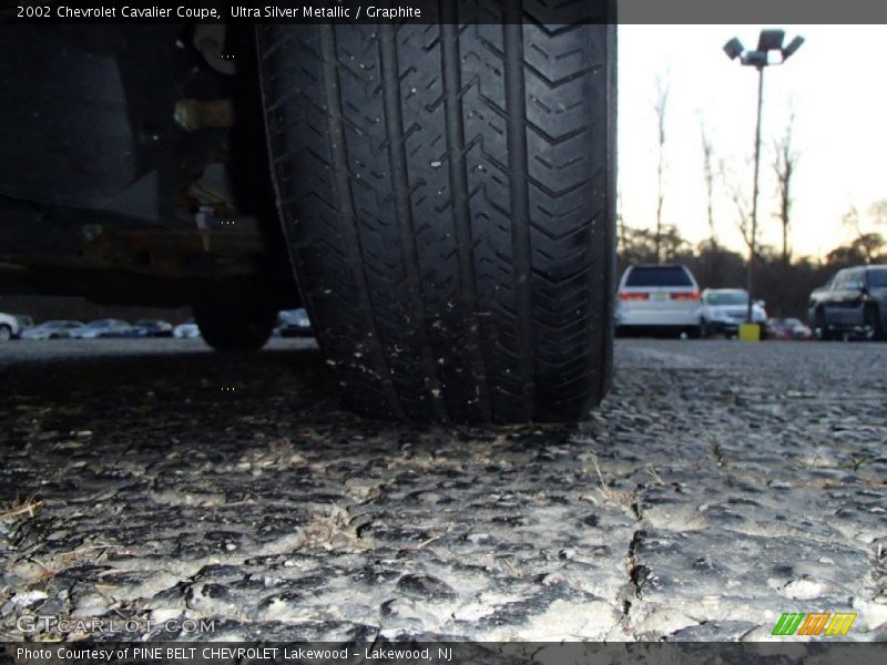 Ultra Silver Metallic / Graphite 2002 Chevrolet Cavalier Coupe