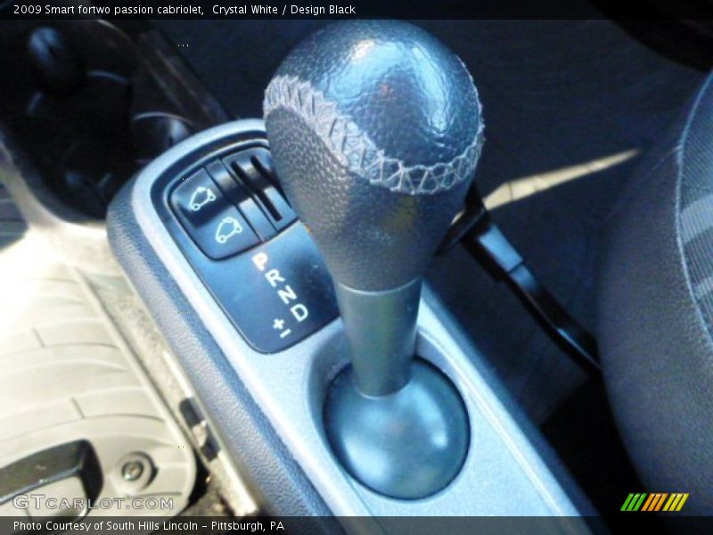 Crystal White / Design Black 2009 Smart fortwo passion cabriolet