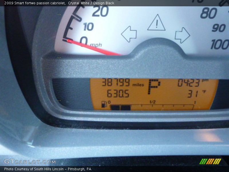 Crystal White / Design Black 2009 Smart fortwo passion cabriolet