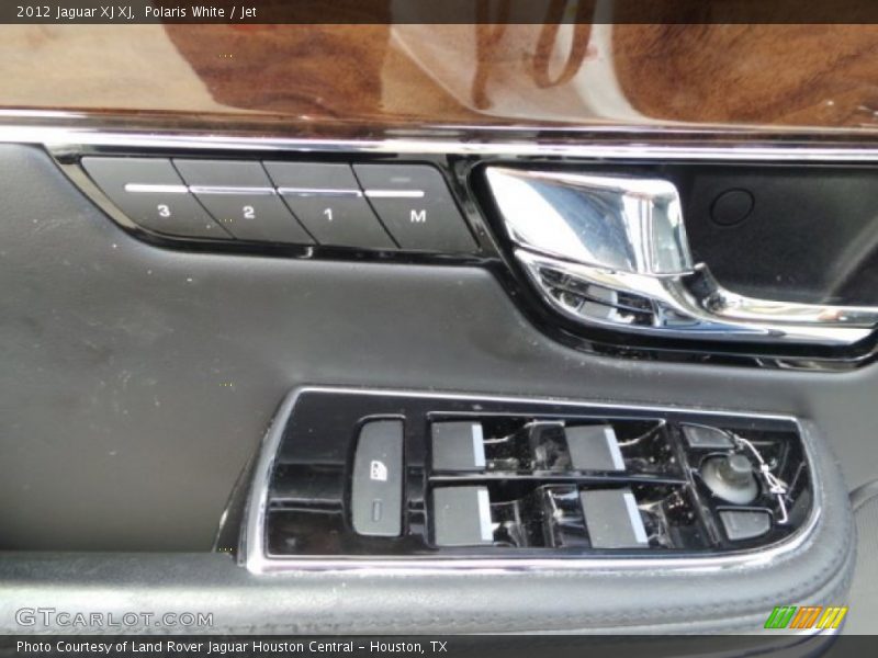 Polaris White / Jet 2012 Jaguar XJ XJ