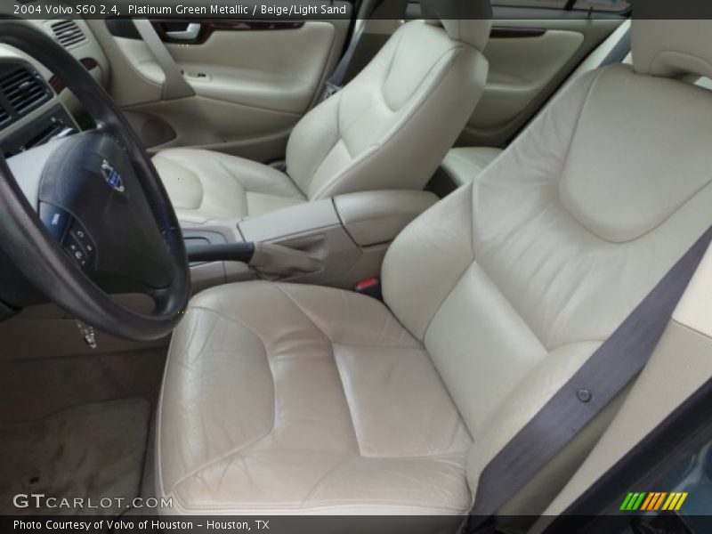 Front Seat of 2004 S60 2.4