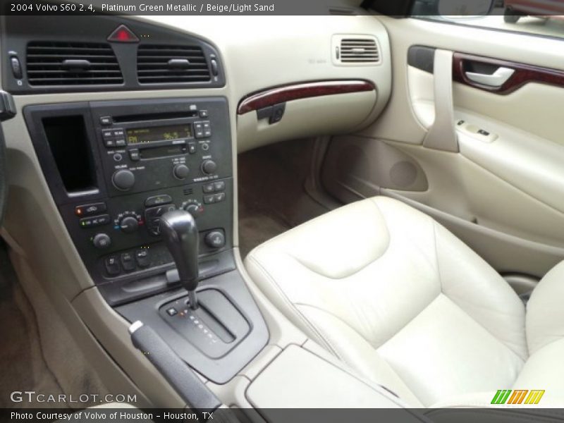 Platinum Green Metallic / Beige/Light Sand 2004 Volvo S60 2.4