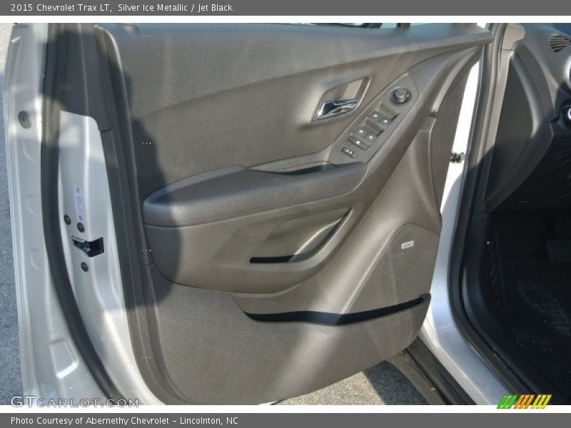 Silver Ice Metallic / Jet Black 2015 Chevrolet Trax LT