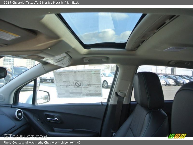 Silver Ice Metallic / Jet Black 2015 Chevrolet Trax LT