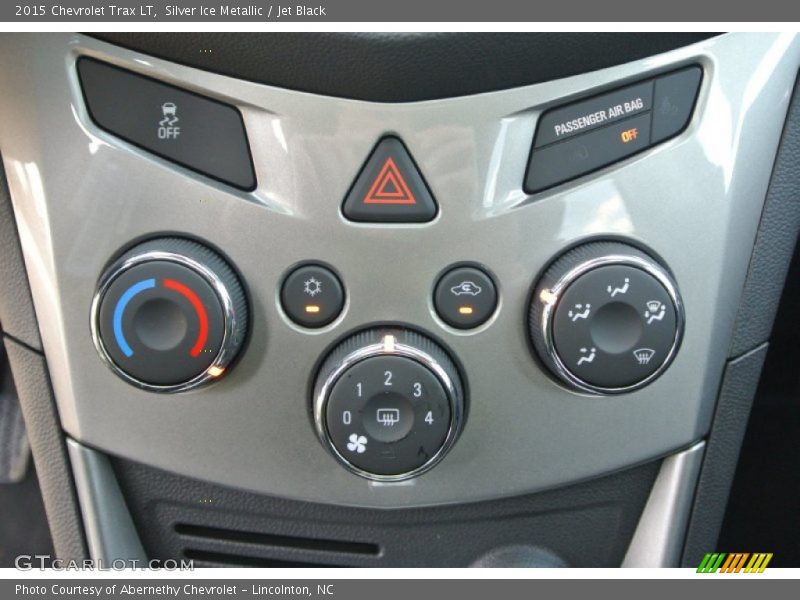 Silver Ice Metallic / Jet Black 2015 Chevrolet Trax LT