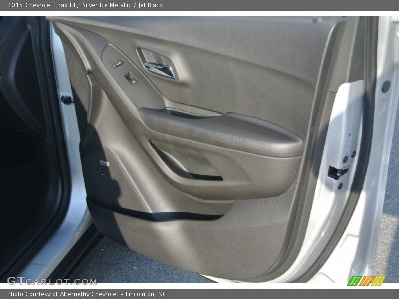 Silver Ice Metallic / Jet Black 2015 Chevrolet Trax LT