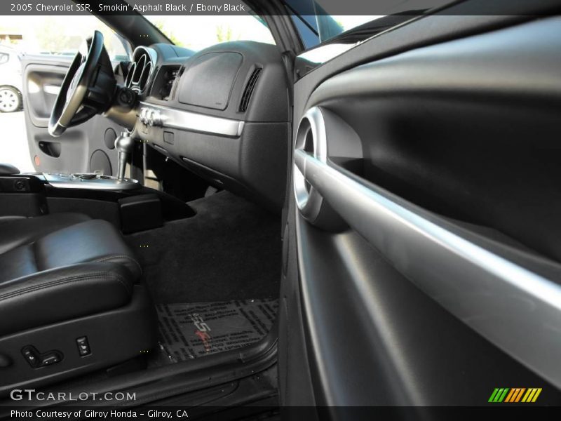 Smokin' Asphalt Black / Ebony Black 2005 Chevrolet SSR