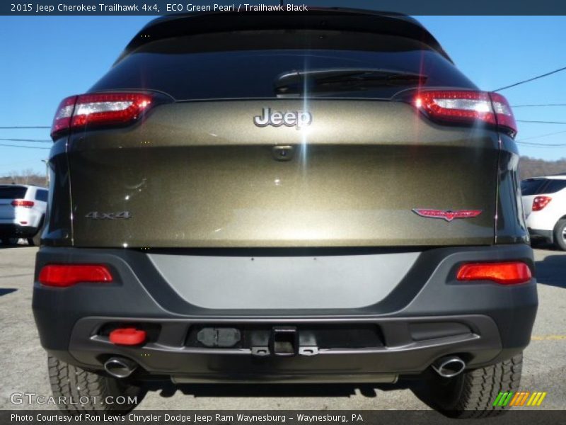  2015 Cherokee Trailhawk 4x4 ECO Green Pearl