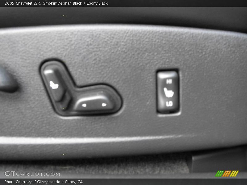 Smokin' Asphalt Black / Ebony Black 2005 Chevrolet SSR