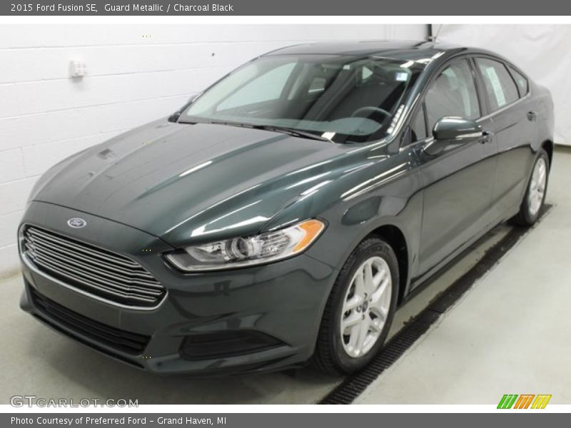 Guard Metallic / Charcoal Black 2015 Ford Fusion SE