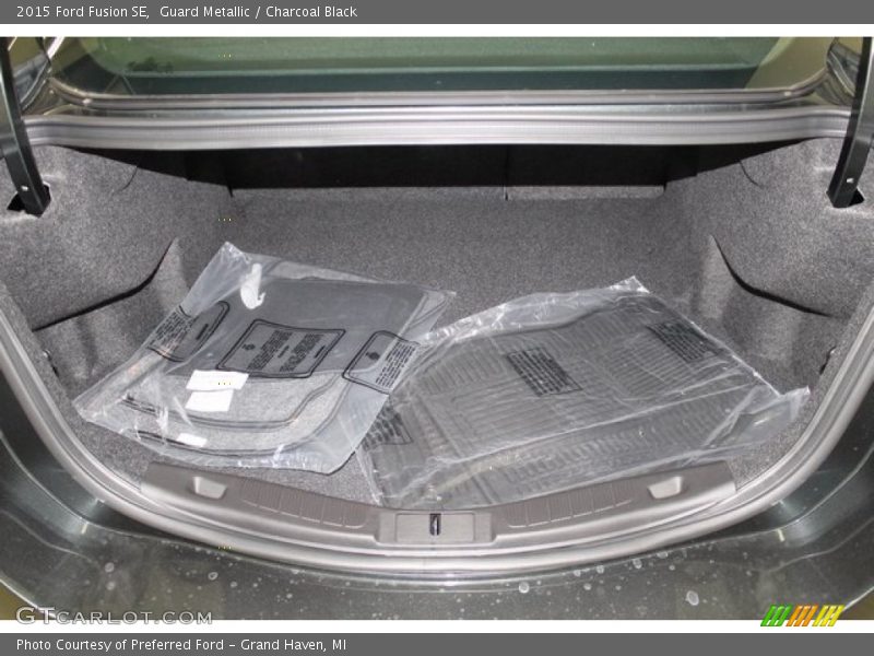 Guard Metallic / Charcoal Black 2015 Ford Fusion SE