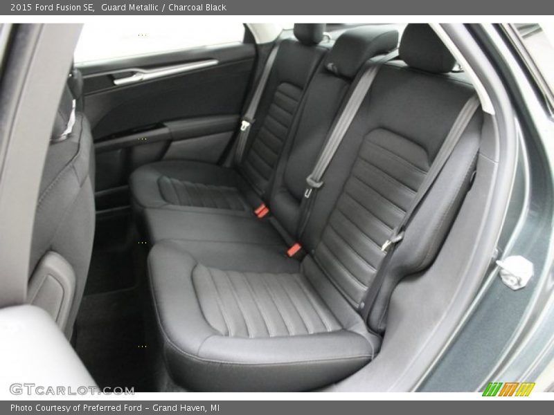 Guard Metallic / Charcoal Black 2015 Ford Fusion SE