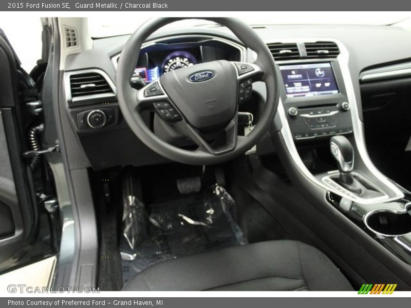 Guard Metallic / Charcoal Black 2015 Ford Fusion SE