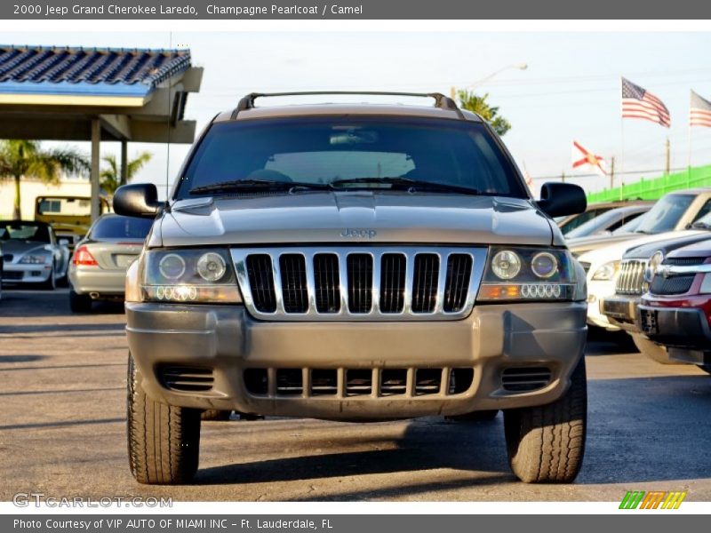 Champagne Pearlcoat / Camel 2000 Jeep Grand Cherokee Laredo