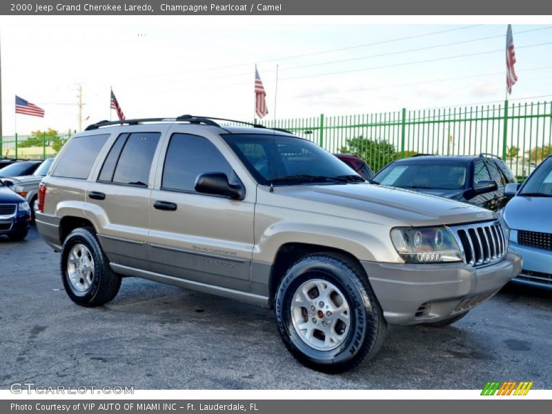 Champagne Pearlcoat / Camel 2000 Jeep Grand Cherokee Laredo