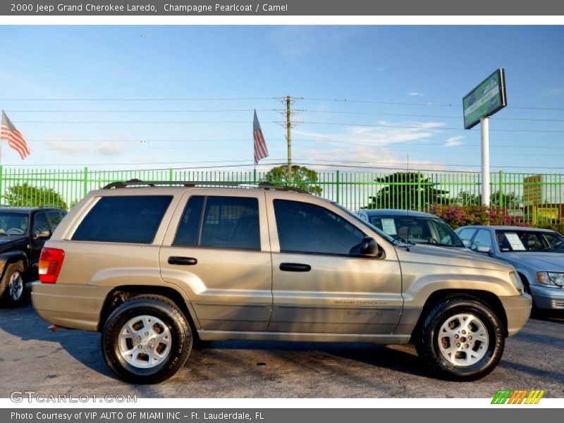 Champagne Pearlcoat / Camel 2000 Jeep Grand Cherokee Laredo