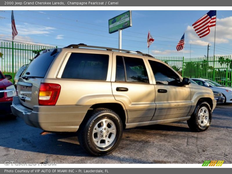Champagne Pearlcoat / Camel 2000 Jeep Grand Cherokee Laredo